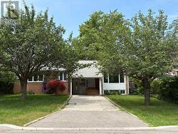 73 BERKINSHAW CRESCENT  Toronto, ON M3B 2T1