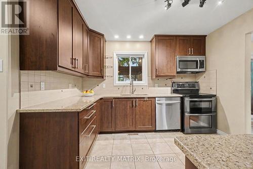 30 Bartley Crescent, Ottawa, ON - Indoor Photo Showing Kitchen