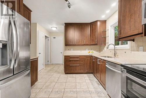 30 Bartley Crescent, Ottawa, ON - Indoor Photo Showing Kitchen