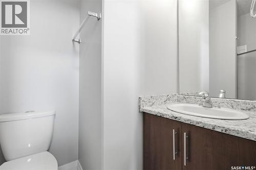 219 Ells Crescent, Saskatoon, SK - Indoor Photo Showing Bathroom