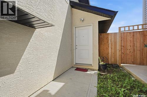 219 Ells Crescent, Saskatoon, SK - Outdoor With Exterior