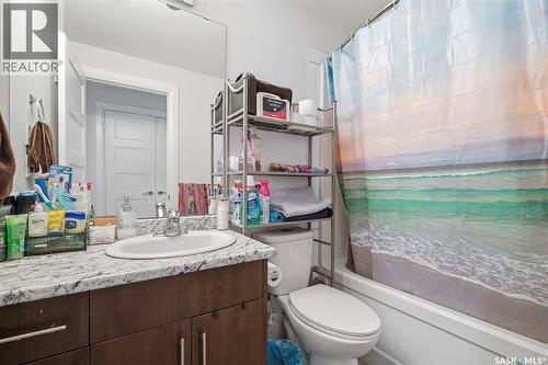 219 Ells Crescent, Saskatoon, SK - Indoor Photo Showing Bathroom