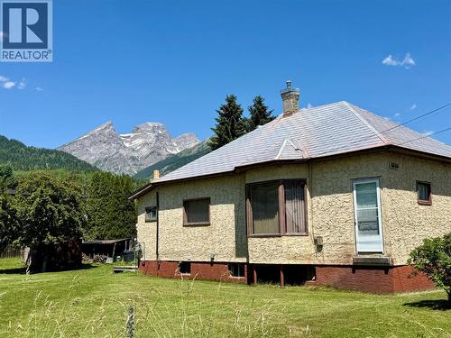 1101 9th Avenue  Fernie, BC V0B 1M0