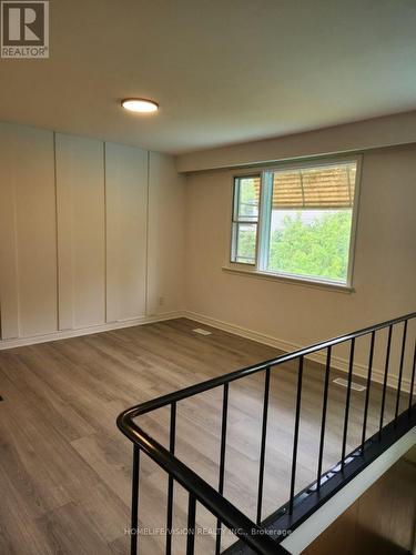 6 BRENHAM CRESCENT , Toronto, Ontario M2M 2L1 4