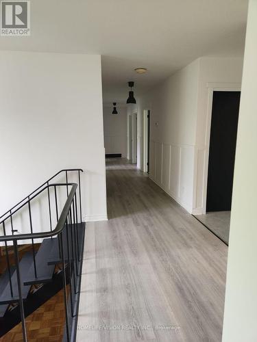 6 BRENHAM CRESCENT , Toronto, Ontario M2M 2L1 5