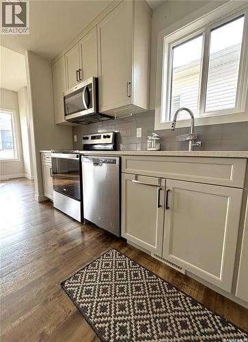 254 Aniskotaw Manor, Saskatoon, SK - Indoor Photo Showing Kitchen