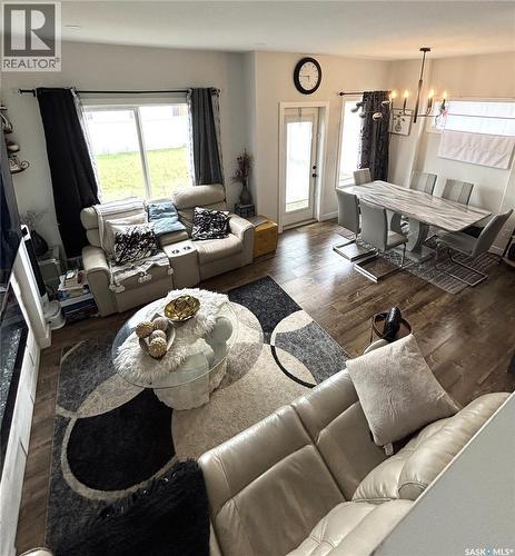 254 Aniskotaw Manor, Saskatoon, SK - Indoor Photo Showing Living Room