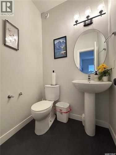 254 Aniskotaw Manor, Saskatoon, SK - Indoor Photo Showing Bathroom