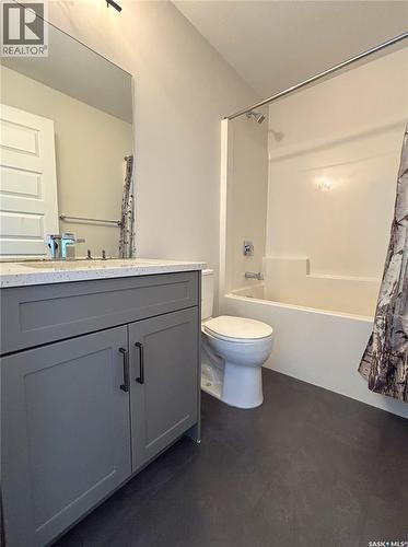 254 Aniskotaw Manor, Saskatoon, SK - Indoor Photo Showing Bathroom