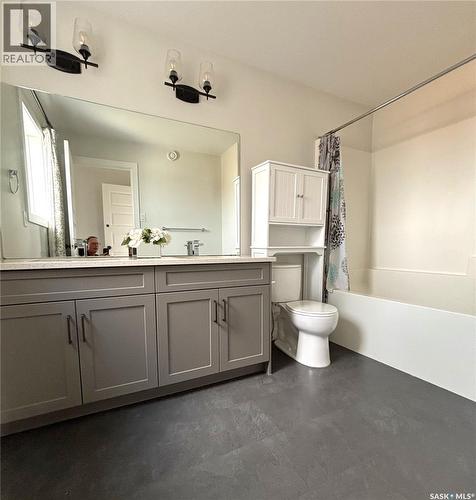 254 Aniskotaw Manor, Saskatoon, SK - Indoor Photo Showing Bathroom