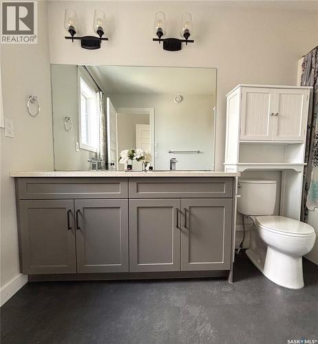 254 Aniskotaw Manor, Saskatoon, SK - Indoor Photo Showing Bathroom