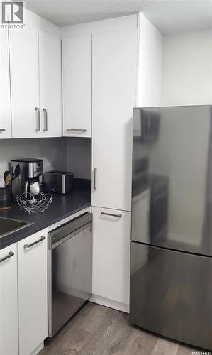 254 Aniskotaw Manor, Saskatoon, SK - Indoor Photo Showing Kitchen