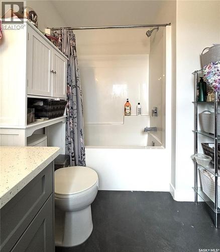 254 Aniskotaw Manor, Saskatoon, SK - Indoor Photo Showing Bathroom