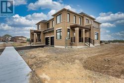 3 RACKHAM LANE Clarington, ON L1E 2S3
