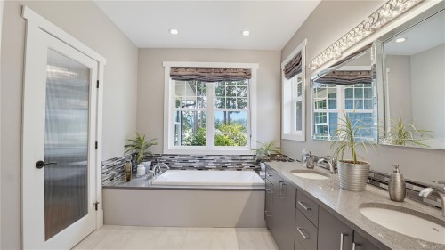 6458 Diana Dr, Duncan, BC 