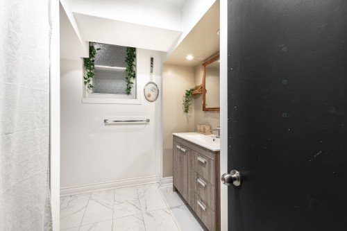 Bathroom - 2-407 Boul. St-Joseph E., Montréal (Le Plateau-Mont-Royal), QC - Indoor Photo Showing Bathroom