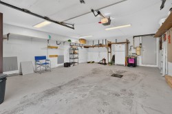 Garage - 