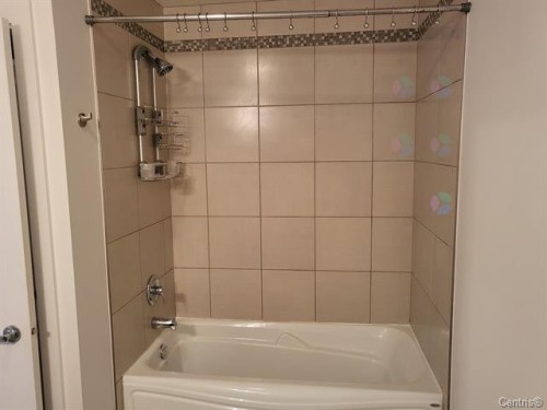 Salle de bains - 308-35 Av. Ernest-Rochette, La Prairie, QC - Indoor Photo Showing Bathroom