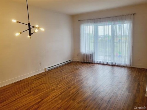 Salon - 308-35 Av. Ernest-Rochette, La Prairie, QC - Indoor Photo Showing Other Room