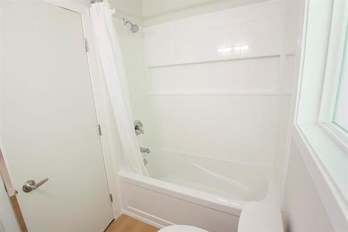 5 Cauchon Rd, Pinawa, MB - Indoor Photo Showing Bathroom