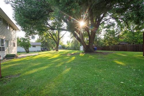 5 Cauchon Rd, Pinawa, MB - Outdoor