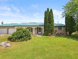 68137 Dundee Garson RD  Cooks Creek, MB R5M 0A6