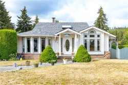 626 Delcourt Ave Ladysmith, BC V9G 1N9