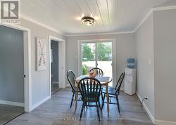 Dining room with walk-out - 
