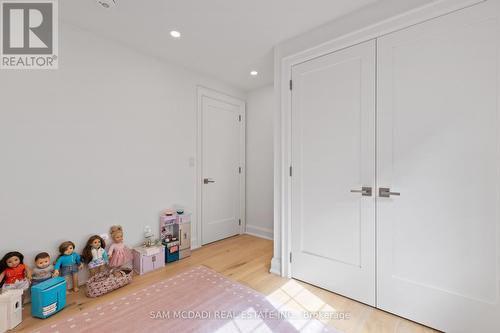 4 Iroquois Avenue, Mississauga, ON 