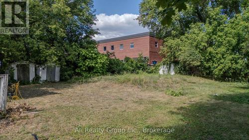 713 St Laurent Boulevard, Ottawa, ON 