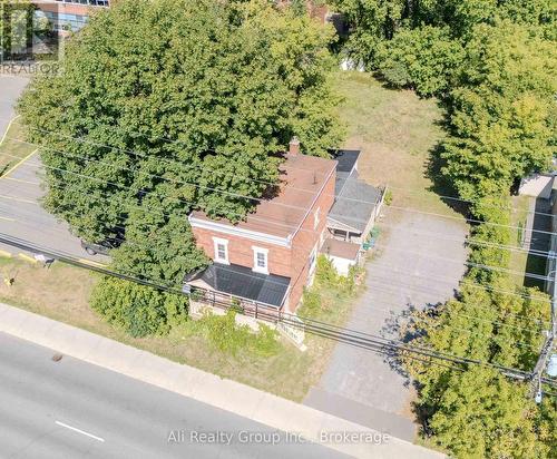 713 St Laurent Boulevard, Ottawa, ON 