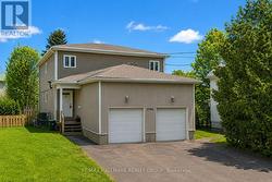 1796 DUMAS STREET Ottawa, ON K1C 1N4