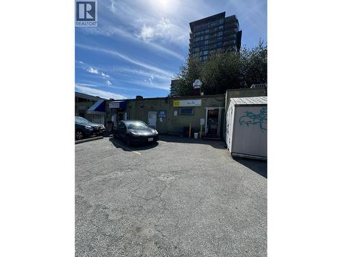 8542 Granville Street, Vancouver, BC 