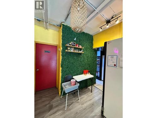 8542 Granville Street, Vancouver, BC 