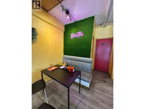8542 Granville Street, Vancouver, BC 