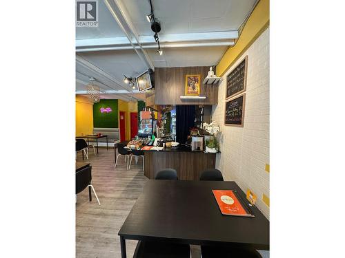 8542 Granville Street, Vancouver, BC 