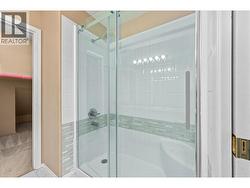 Walk in shower. - 
