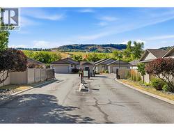 Tons of space to walk around the complex. - 