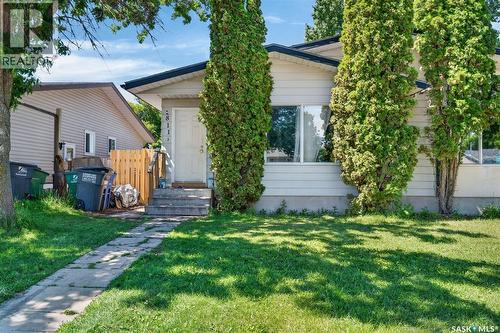 A/B 811 Steeves Avenue, Saskatoon, SK 