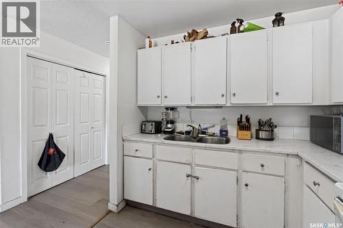 A/B 811 Steeves Avenue, Saskatoon, SK 