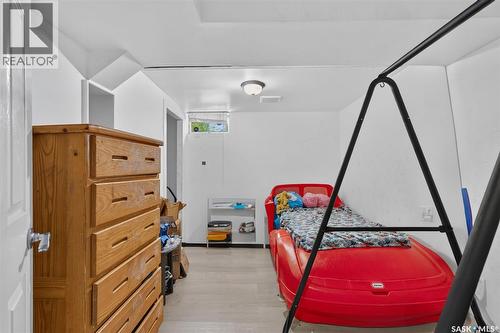 A/B 811 Steeves Avenue, Saskatoon, SK 