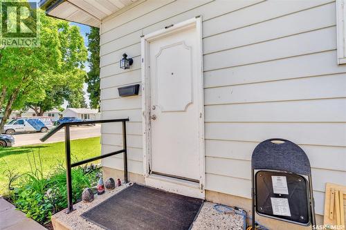 A/B 811 Steeves Avenue, Saskatoon, SK 