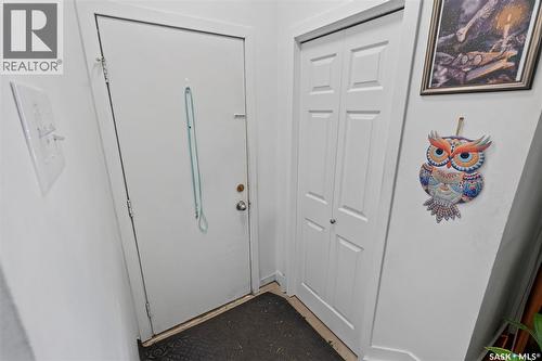 A/B 811 Steeves Avenue, Saskatoon, SK 