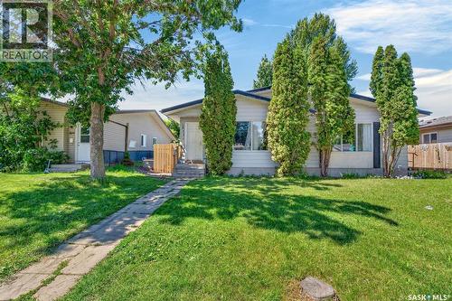 A/B 811 Steeves Avenue, Saskatoon, SK 