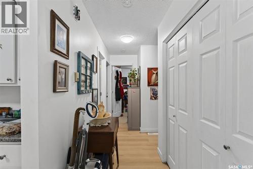 A/B 811 Steeves Avenue, Saskatoon, SK 
