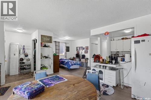 A/B 811 Steeves Avenue, Saskatoon, SK 