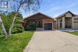 LOWER - 303 CALEDON AVENUE Hamilton, ON L9C 3C9