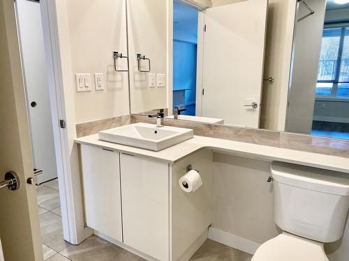 9907 91 Avenue, Edmonton, AB - Indoor Photo Showing Bathroom