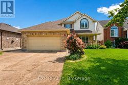 18 BRIARWOOD DRIVE  St. Catharines (Rykert/Vansickle), ON L2S 4A7