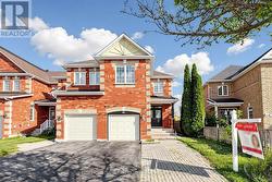45 CAMEO DRIVE Richmond Hill, ON L4S 2C1